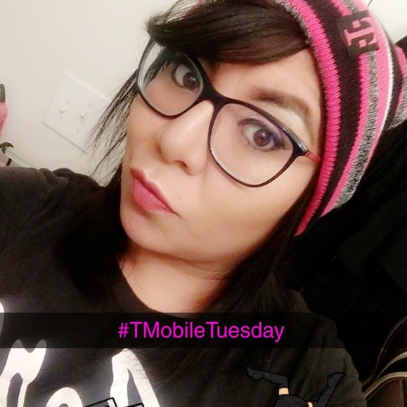 Meet your Posher, Felipa - Picture 2 of 2